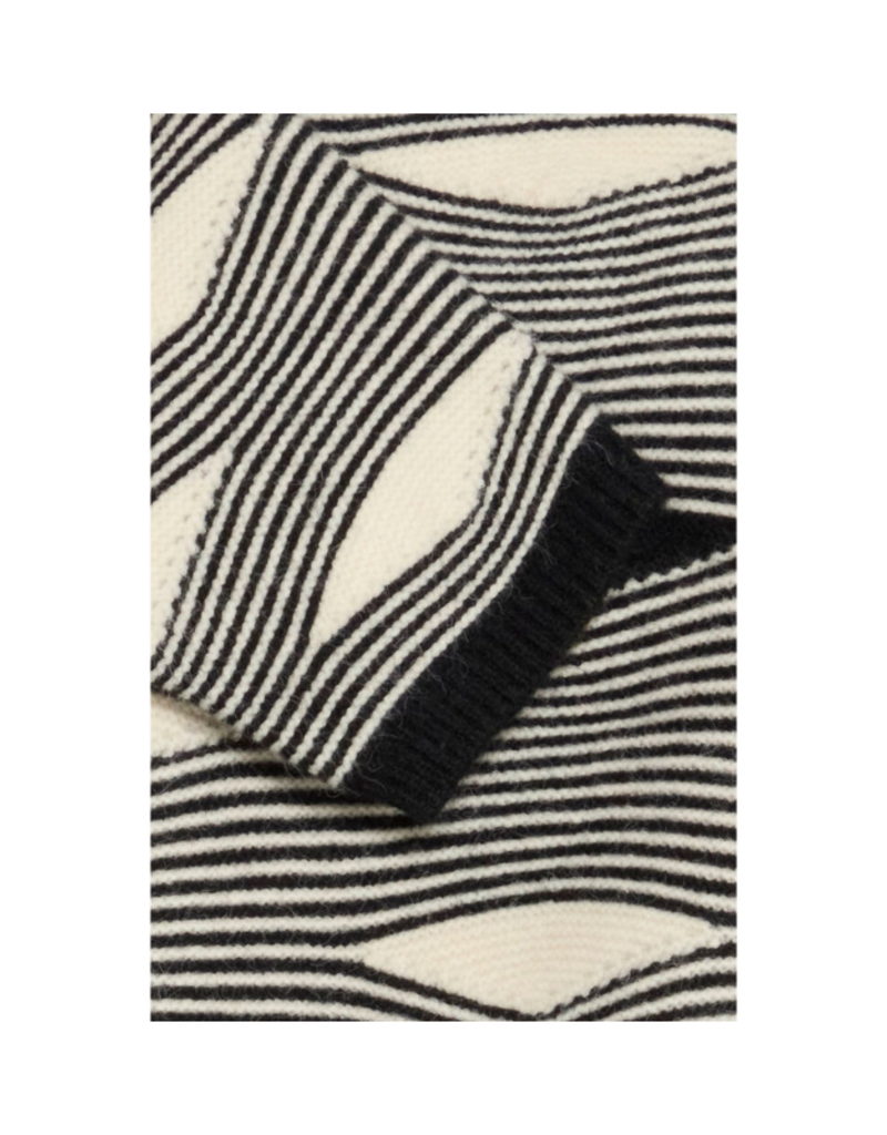 ICHI Bawaves Sweater in Black by ICHI