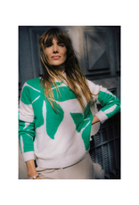 b.young Omea Flower Jumper in Leprechaun by b.young