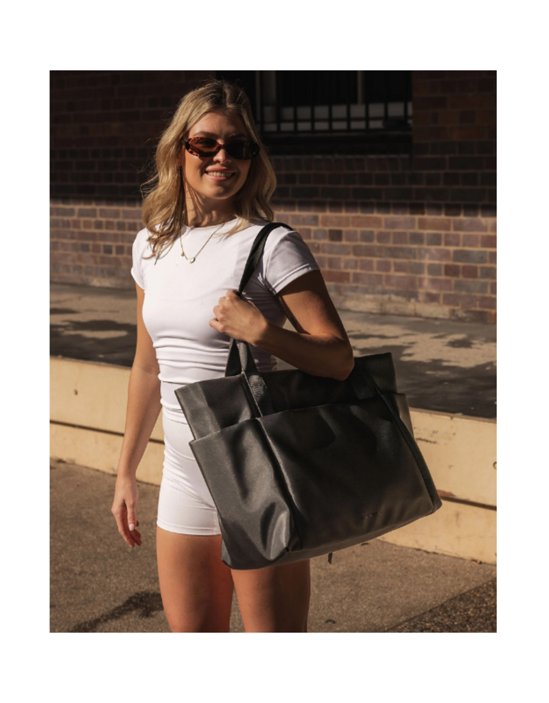 Louenhide Chicago Tote in Black by Louenhide