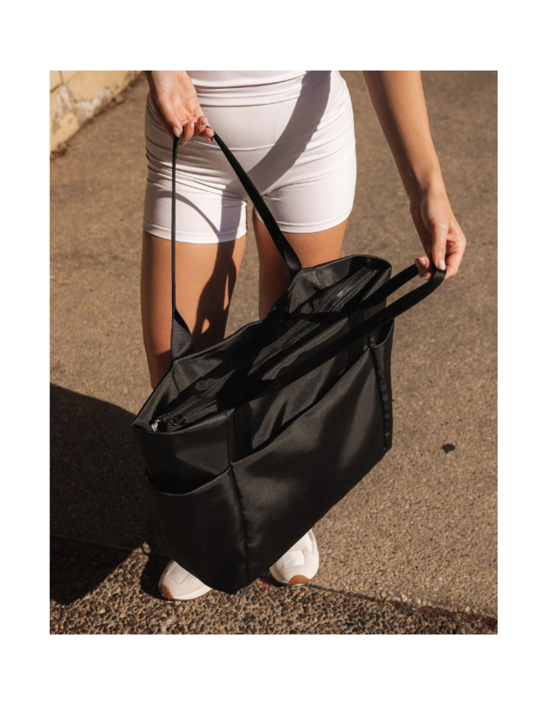 Louenhide Chicago Tote in Black by Louenhide