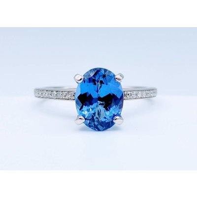 Ring Tanzanite & Diamond 14kw Sz 5.75 Ring Tanzanite & Diamond 14kw Sz 5.75