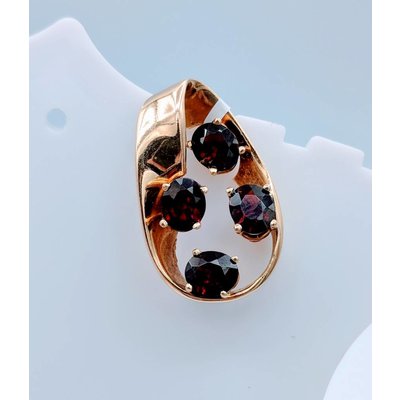 Pendant Garnet Oval 14KY 21810045 Pendant Garnet Oval 14KY 21810045