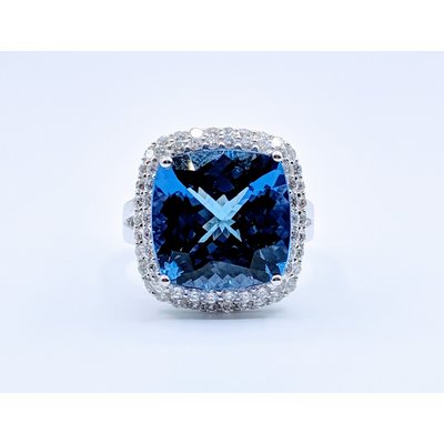 Ring Tanzanite Diamond 18K Sz 6.5 Ring Tanzanite Diamond 18K Sz 6.5