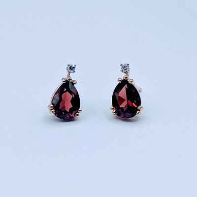 Earrings Garnet and Diamond 14ky 219090024 Earrings Garnet and Diamond 14ky 219090024