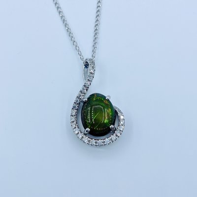 Pendant Opal & Diamond 14kw 18" SS Chain 219110080 Pendant Opal & Diamond 14kw 18" SS Chain 219110080