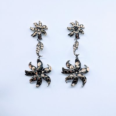 Kathryn Glessing Earrings John Hardy 18k/SS Dangle 219120012 Kathryn Glessing Earrings John Hardy 18k/SS Dangle 219120012