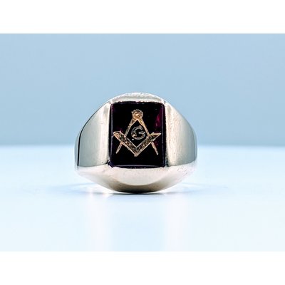 Ring Red Stone Masonic 14ky sz 5 220020108 Ring Red Stone Masonic 14ky sz 5 220020108