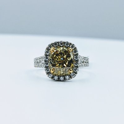 Ring 3.01ct Fancy Yellow 1.26ctw Diamonds 18ktt Sz6.5 220020113 Ring 3.01ct Fancy Yellow 1.26ctw Diamonds 18ktt Sz6.5 220020113