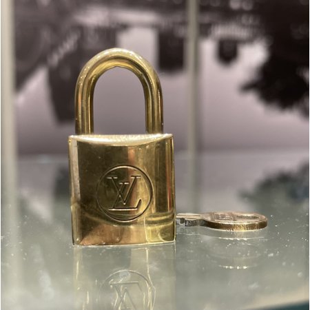 Handbag Louis Vuitton Brass Lock & Key 122030140