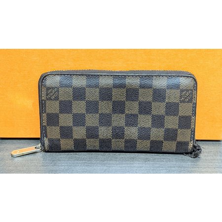 Lv Zippy Wallet Review