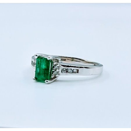 Ring .10ctw Round Diamonds 6x4mm Emerald 10kw Sz6 223030095