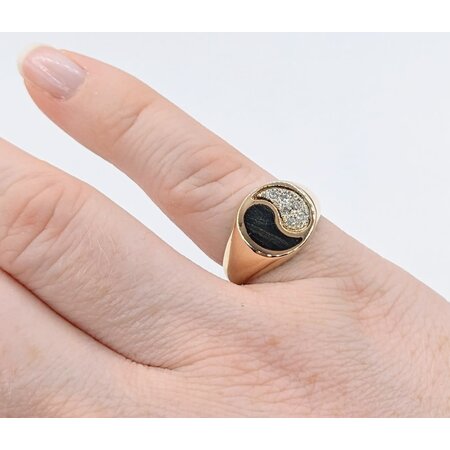 Ring Yin Yang .12ctw Round Diamonds Black Stone 14ky Sz5 222120014