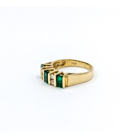 Ring .12ctw Round Diamonds (3)5x3mm Emeralds 14ky Sz5.5 223010009