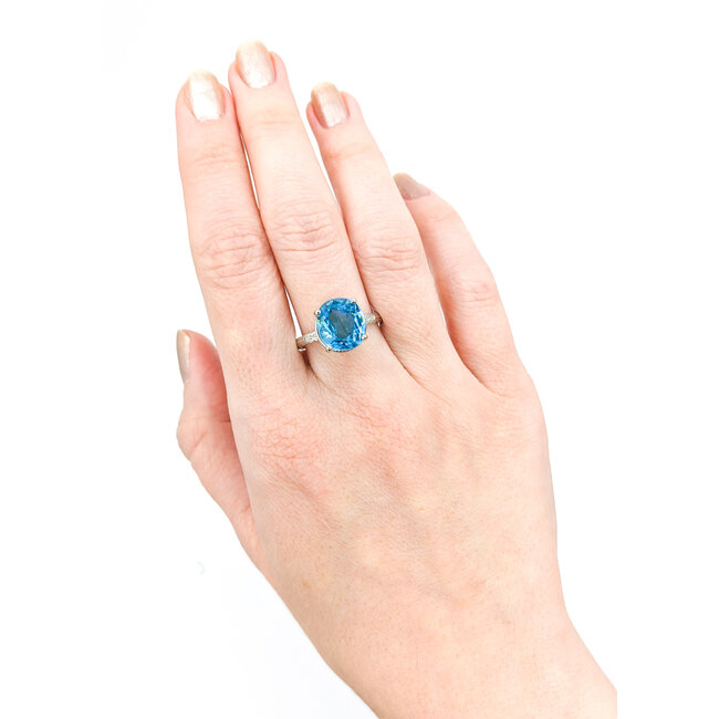 Ring .01ct Round Diamond 6.3ct Blue Zircon 18kw Sz7 223100052