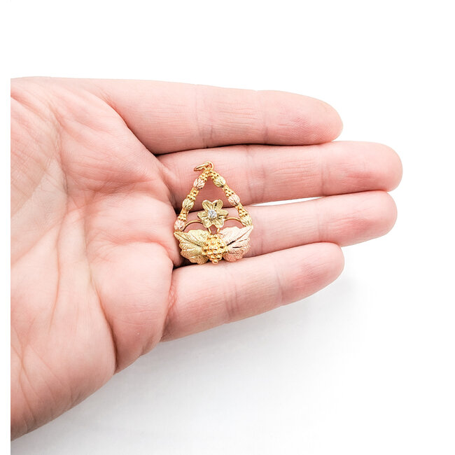 Pendant BHG .06ctw Round Diamond 10kbhg 31x21mm 223100146