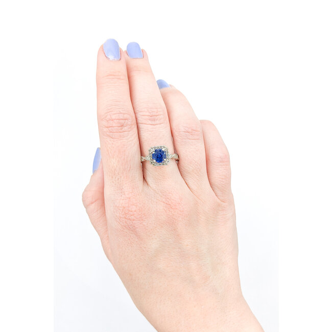 Ring .45ctw Diamonds 1.37ct Sapphire 950pt Sz7 123040055