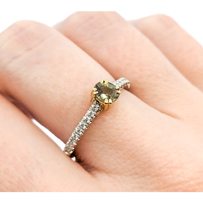 Ring .12ctw Diamonds .47ct Alexandrite 18ktt Sz6.5 123120117