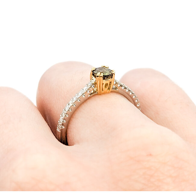 Ring .12ctw Diamonds .47ct Alexandrite GIA: 2235879372 18ktt Sz6.5 123120117