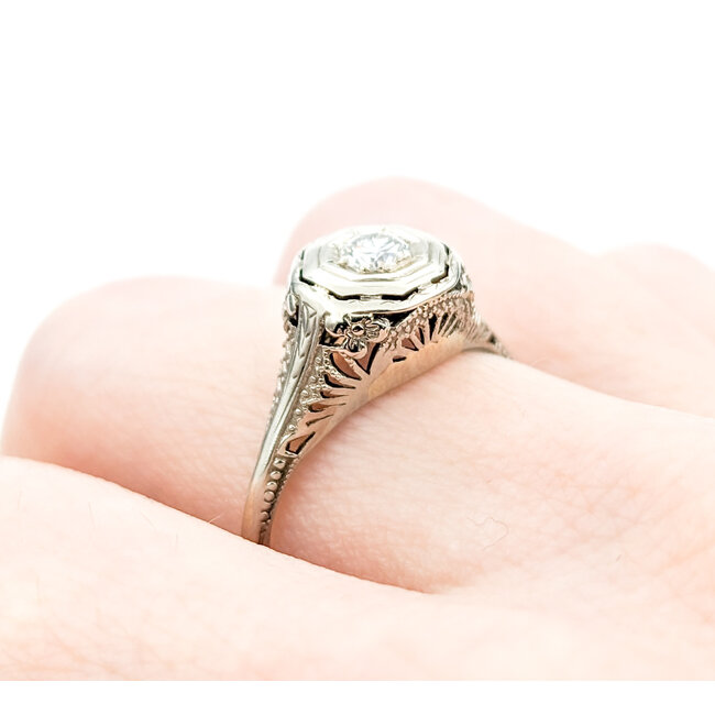 Ring Antique .20ct Round Diamond 18kw Sz7.5 222110011