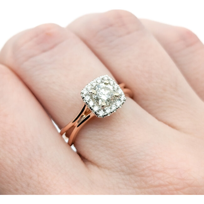 Ring Halo .65ctw Round Diamonds    14kr sz6.25 124030302