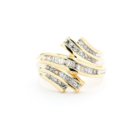 Ring .33ctw Round/Baguette Diamonds Bypass 10ky 224040002