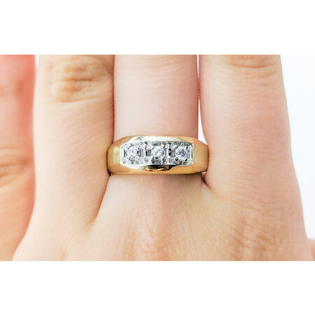 Ring .25ctw Round Diamonds 3 Stone 14ky sz10 224060014