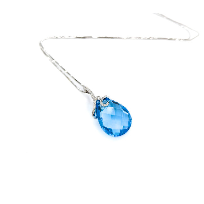 Pendant .09 Diamonds (VS) 13.09 Ctw Blue Topaz W/CH 18KW 122120260