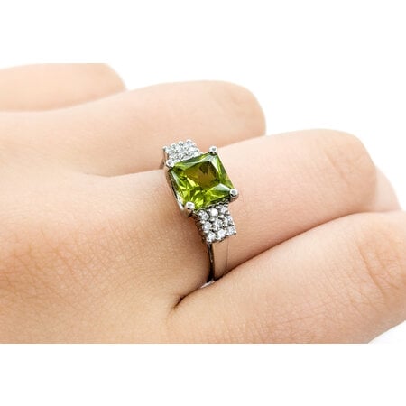 Ring .18ctw Round Diamonds 1.80ct Peridot 14kw sz6.75 224070180