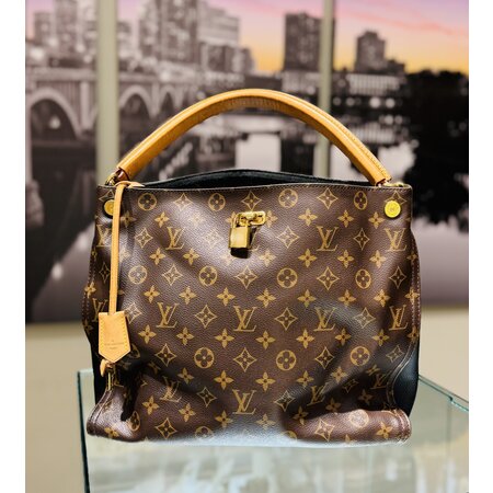 Handbag Louis Vuitton Gaia Monogram 124085017