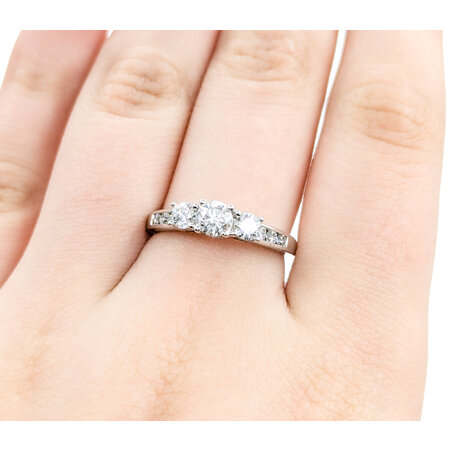 Ring Engagement 3-Stone .85ctw Round Diamonds 14kw sz7 124070302