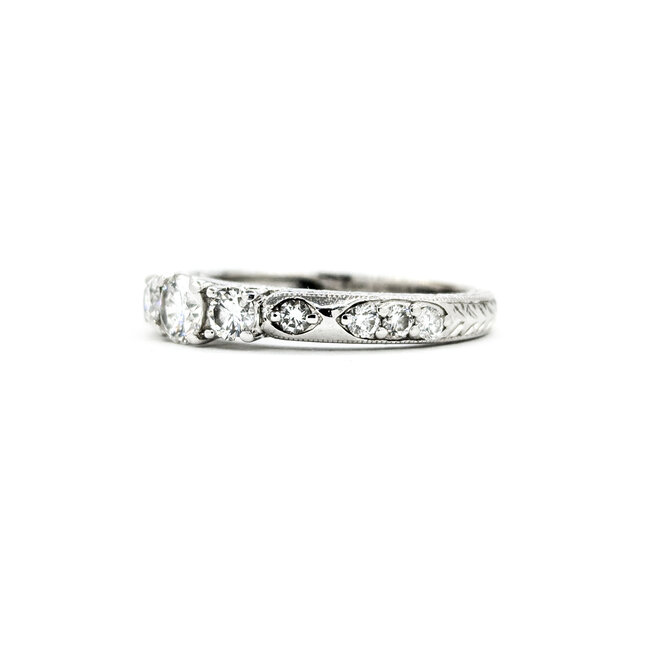 Ring Milgrain .29ctw Round & Baguette Diamonds 14kw 9x7.5mm Sz6.5 2.9g 125060023
