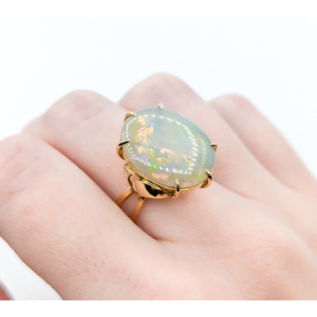Ring 7.5ct Oval Cabochon Australian Opal 18ky sz7 224090154