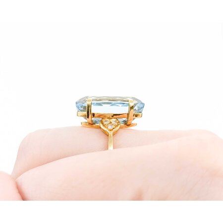 Ring .06ctw Round Diamonds 17.51ct Topaz 18ky sz7 224090155