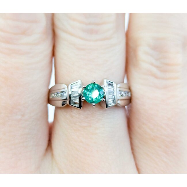 Ring .35ctw Round & Baguette Diamonds .32ct Emerald pt900 sz6.25 6.8mm 124060229