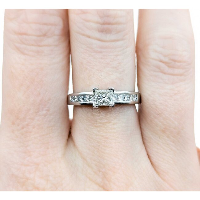 Ring .92ctw Princess Diamonds 14kw sz6.5 3.5mm 124060226