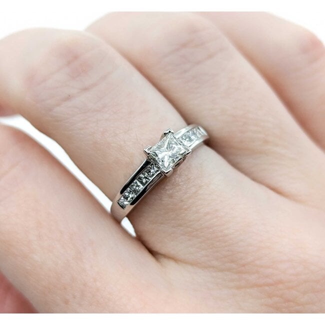 Ring .92ctw Princess Diamonds 14kw sz6.5 3.5mm 124060226