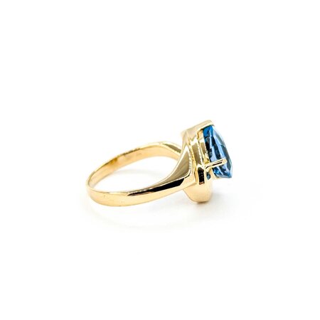 Ring Solitaire 2.35ct Pear Topaz 14ky sz6 224110208