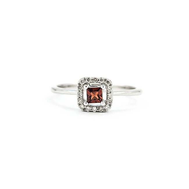 Ring .09ctw Round Diamonds .13ct Garnet 10kw sz7 124110156