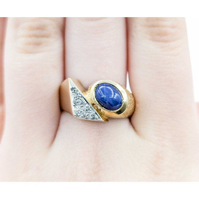 Ring Textured .08ctw Single Cut Diamonds 8x6mm Synthetic Star Sapphire 14ky 224120183