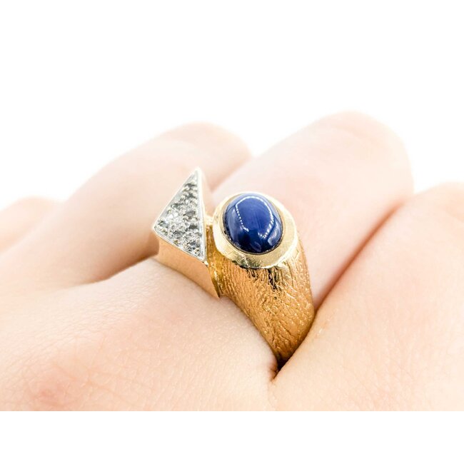 Ring Textured .08ctw Single Cut Diamonds 8x6mm Synthetic Star Sapphire 14ky 224120183