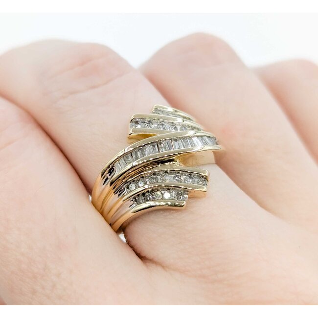 Ring .25ctw Round & Baguette Diamonds 10ky sz7 124110006
