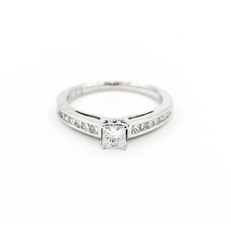 Ring Engagement .33ctw Princess Diamond .38ctw Accent Diamonds 14kw sz7 124110304