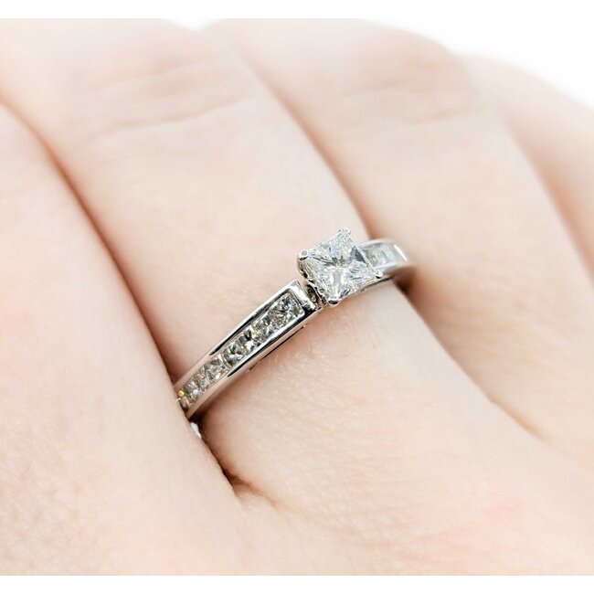 Ring Engagement .33ctw Princess Diamond .38ctw Accent Diamonds 14kw sz7 124110304