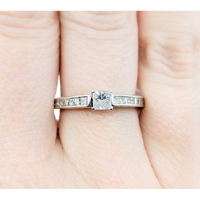 Ring Engagement .33ctw Princess Diamond .38ctw Accent Diamonds 14kw sz7 124110304