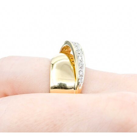 Ring Crossover 0.25ctw Round Diamonds 14ky 12mm Sz8 10.15g 225010127