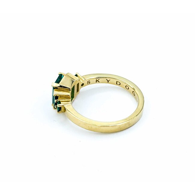 Ring Sky Dog Design 1.35ctw Emerald 14ky 7x9mm Sz5 3.6g 225010069