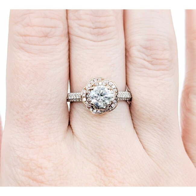 Ring Flower Motif .92ct Round (Center) Diamond .50ctw Diamonds 14ktt 11x11 sz7 5.3 225010047