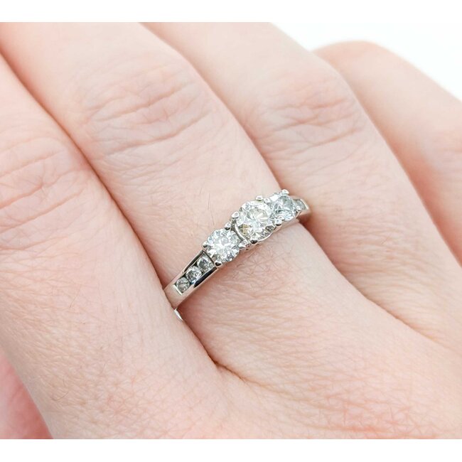 Ring 3-stone 1.0ctw Diamond Diamonds 14kw 4.3mm sz7 3.13g 225010049