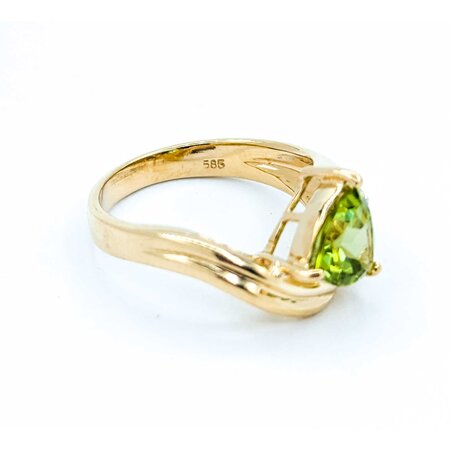 Ring Ribbed Twist .03ctw Round Diamonds 1.40ct Peridot 14ky 11mm Sz5.5 4.1g 225010116