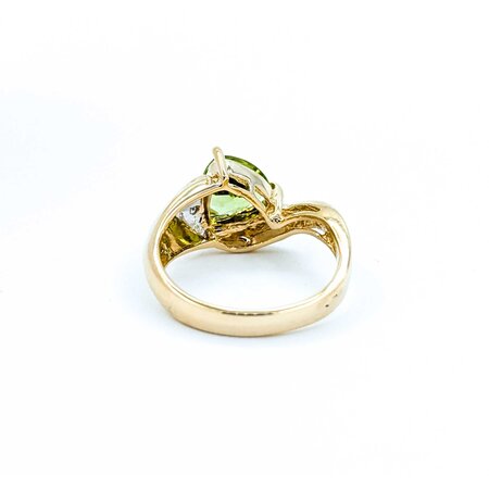 Ring Ribbed Twist .03ctw Round Diamonds 1.40ct Peridot 14ky 11mm Sz5.5 4.1g 225010116